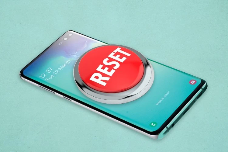 WHEN SHOULD YOU FACTORY RESET YOUR PHONE